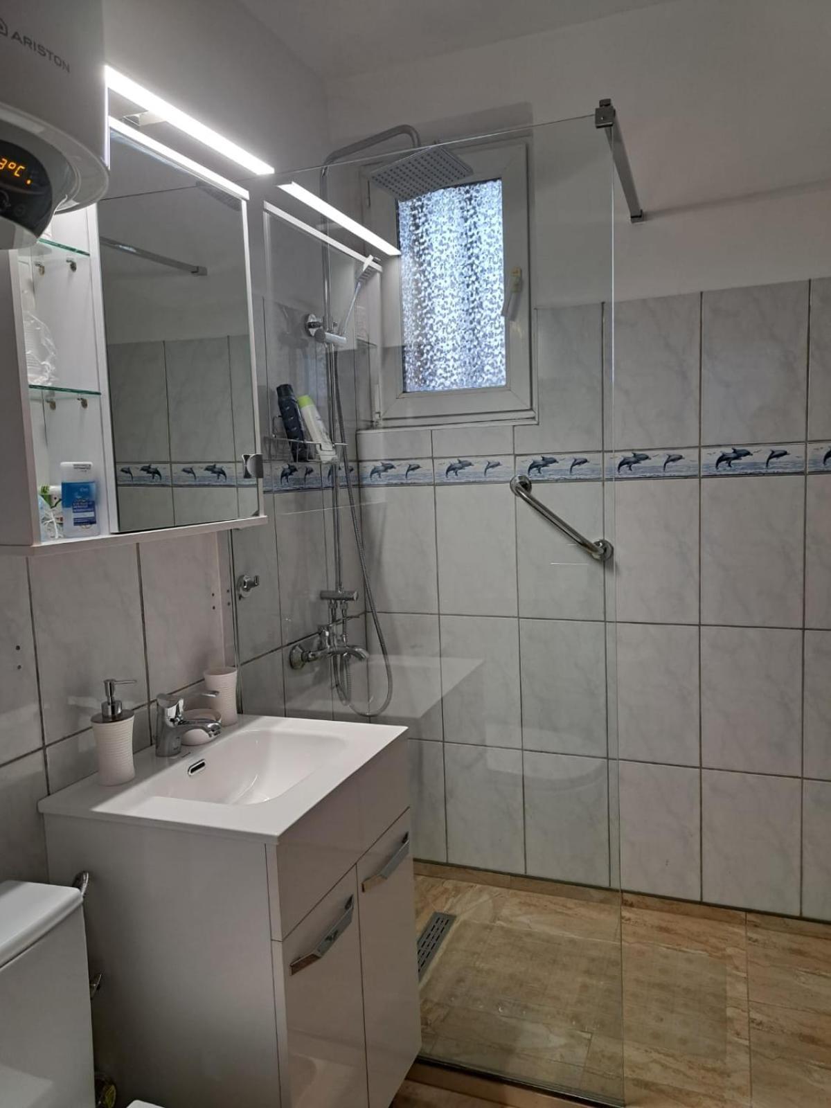 Mia Apartments Крайова Екстериор снимка