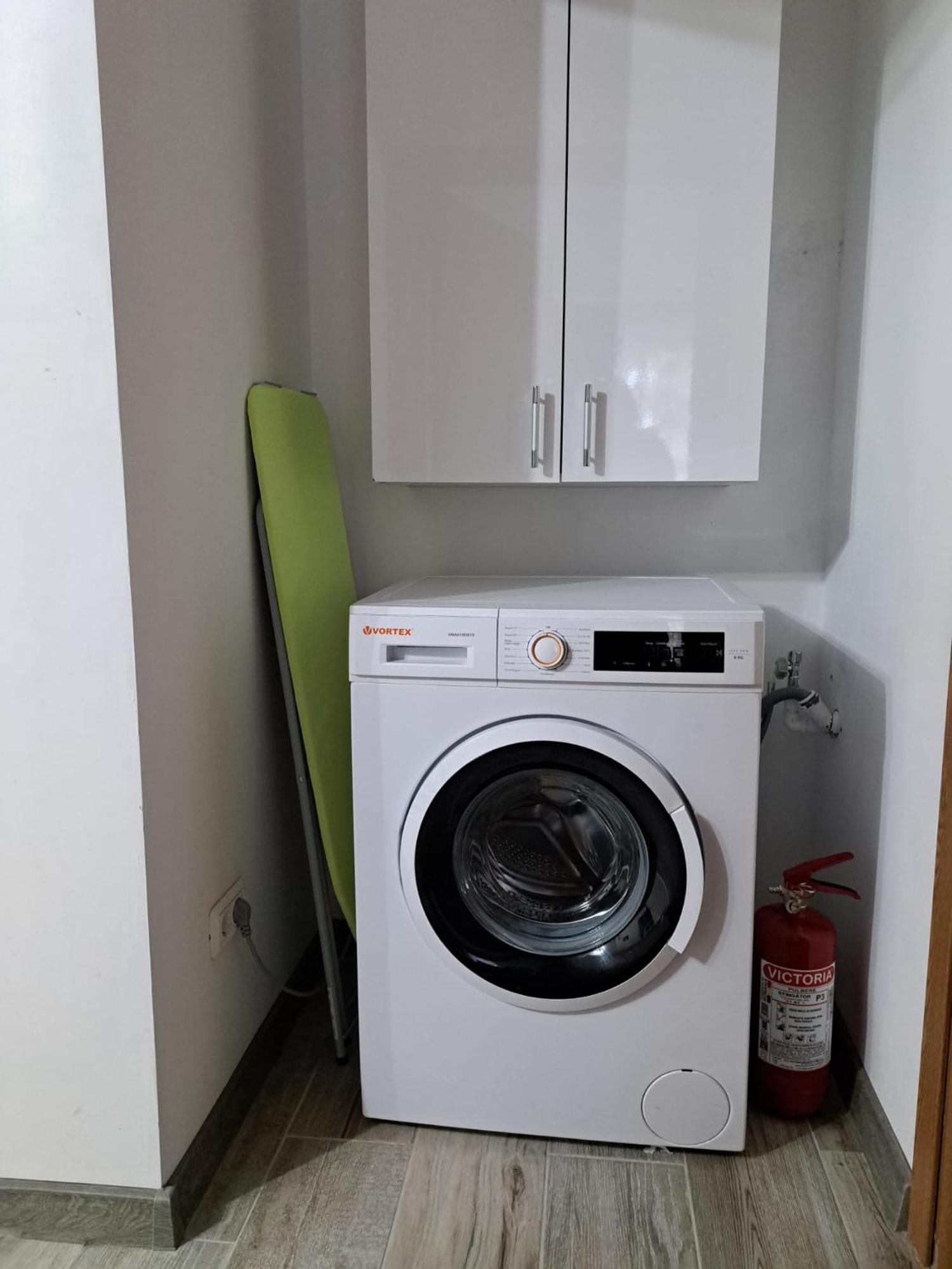 Mia Apartments Крайова Екстериор снимка